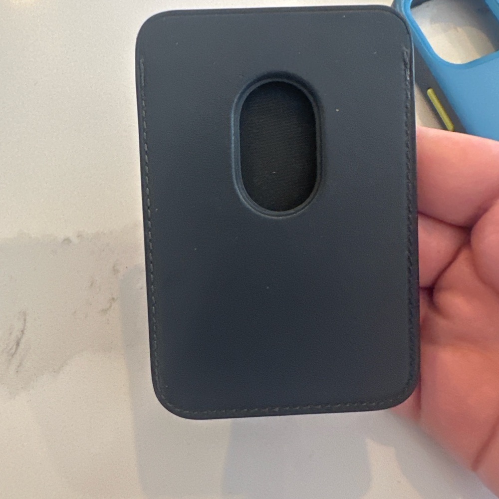 Apple Screen Protector with Installation Kit - Picture 11 of 16